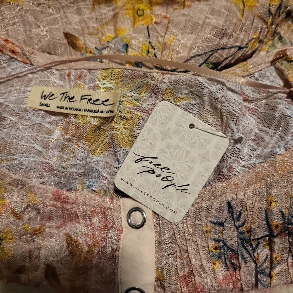 𝅺NWT Free People Angelina top - Picture 4 of 6